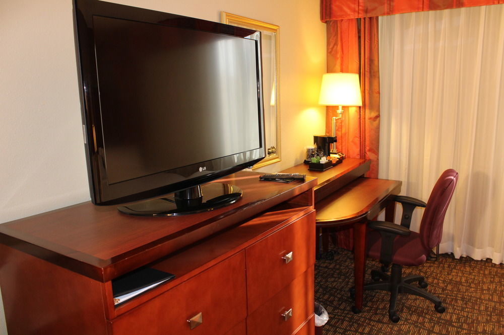 Holiday Inn - Memphis Downtown - Beale St. By Ihg Экстерьер фото